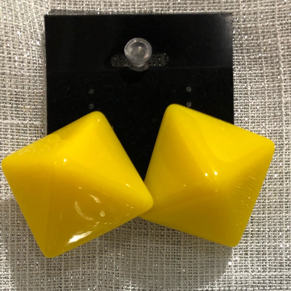 Vintage Triangle Big Studs Yellow